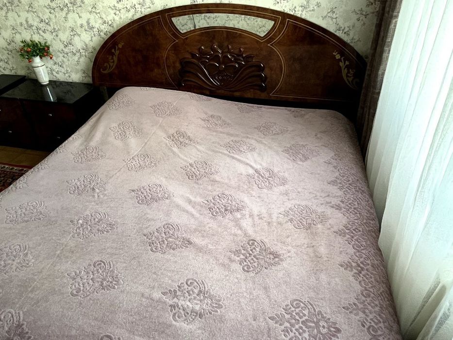 Двухспальная кровать