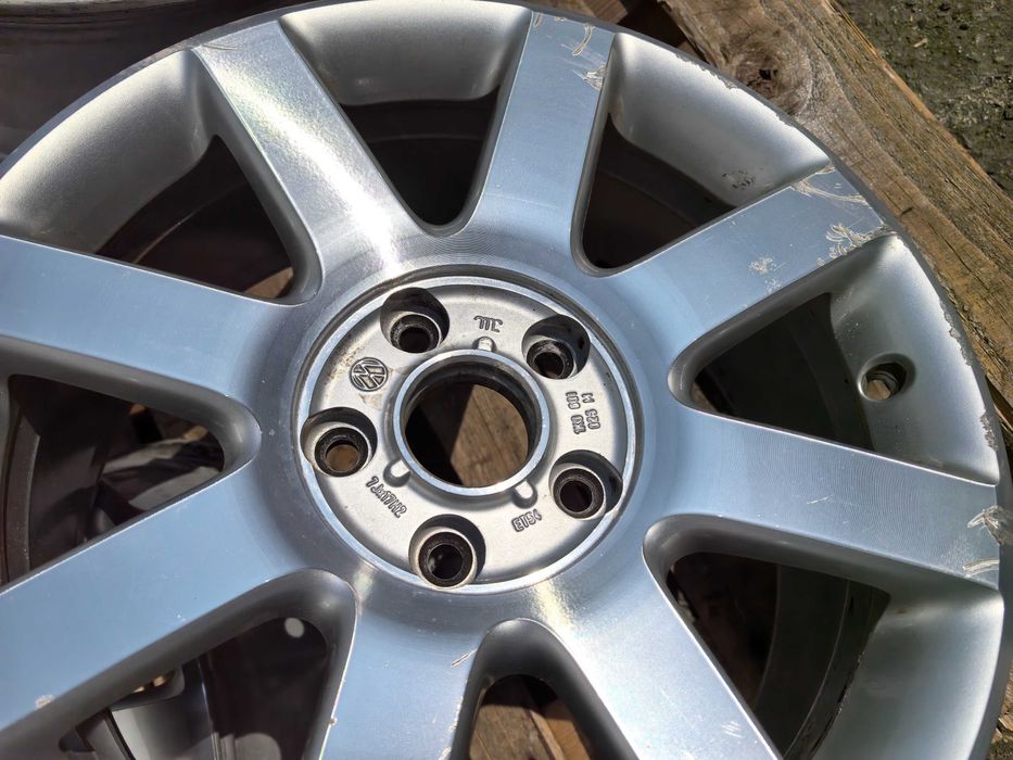 17 цола 5 х 112 мм Фолксваген Голф / Шкода Октавия - 7 Инча / ЕТ 54