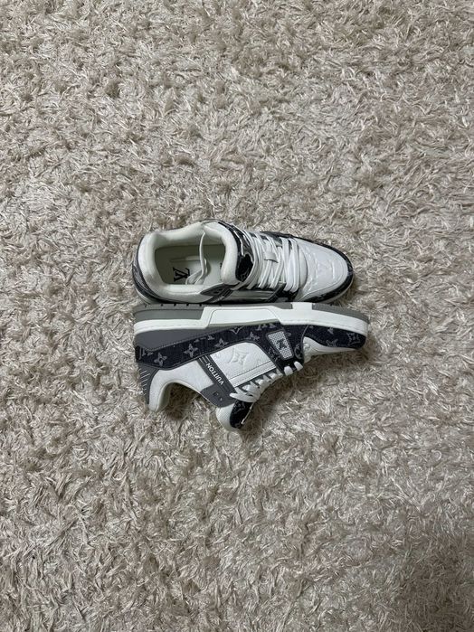 Adidasi Louis Vuitton LV Trainers (nu gucci balenciaga dior off white)