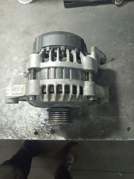 Генератор на Опель