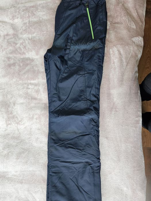 Ски панталон, тъмно син и черен.