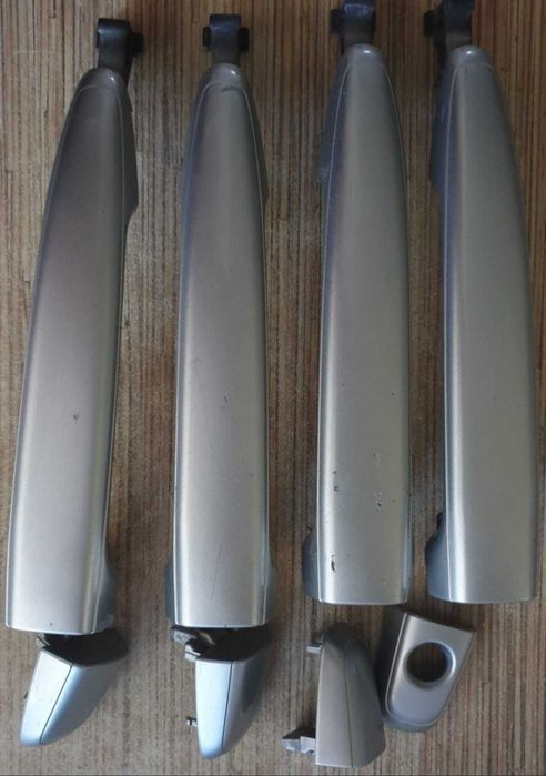 Пластик и дверные ручки прадо 120