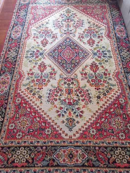 Продам ковер 2 на 3, шерсть.