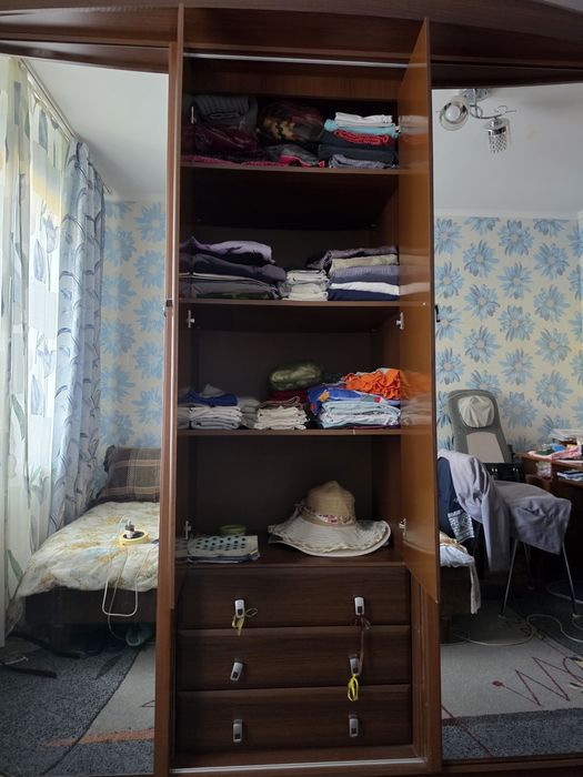 Продам платяной шкаф