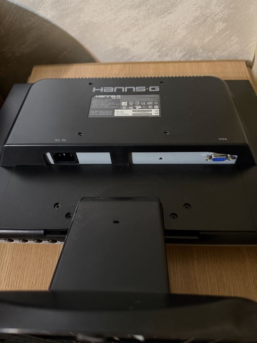 Monitor 17” Hanns-G