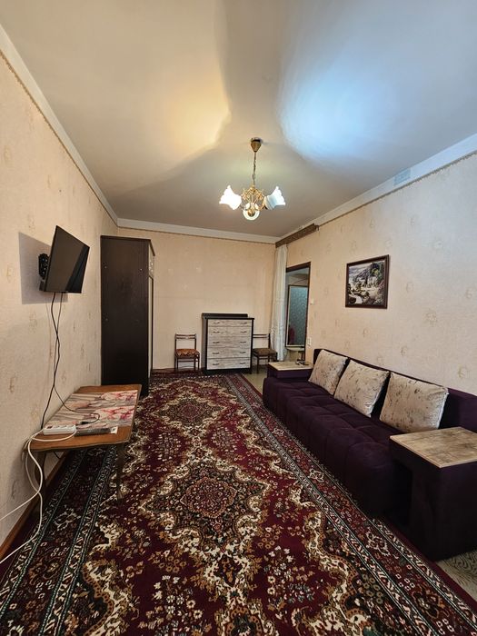 Сдаётся квартира Феруза ЭКО базар 1в2/4/4 45м²