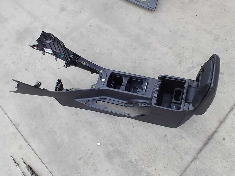 cotiera consola centrala ford focus 3 scurt