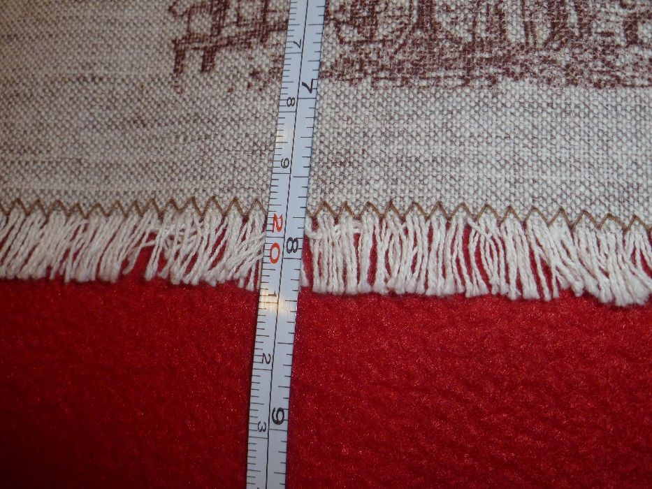 НОВ комплект покривка и салфетки - Полски, неопотребявани