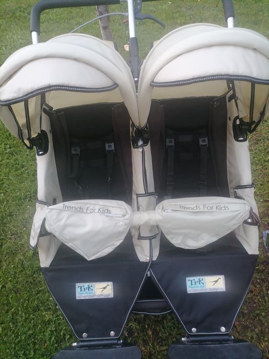 Количка за близнаци