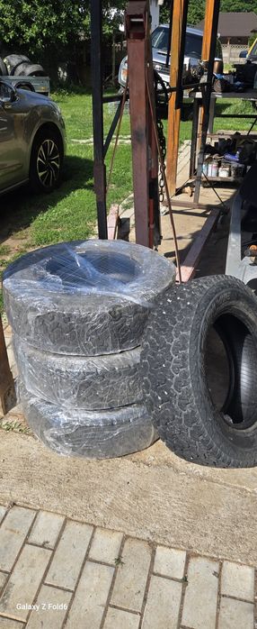 Maxxis Worm drive 205 70 R15