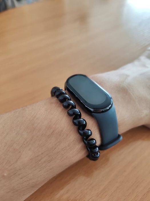Продам часы MiBand 8