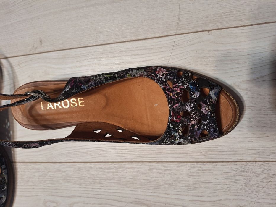 Цветни  дамски летни обувки от естествена кожа