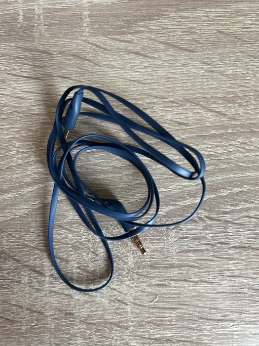 Продам наушники JBL