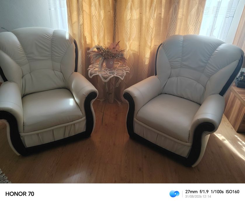 Vând canapea cu 2 fotolii