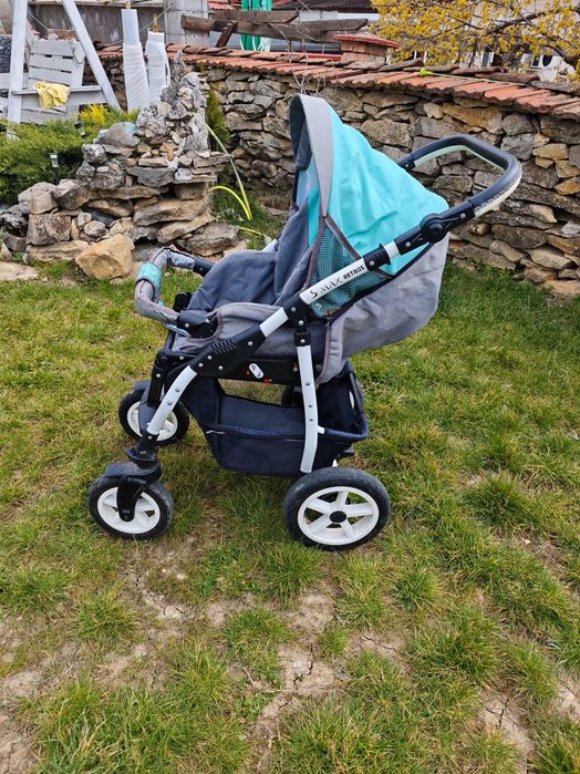 Бебешка / Детска Количка с Летен и Зимен Кош с Помпащи Гуми