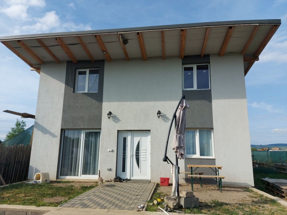 Vând casă în bod Brașov