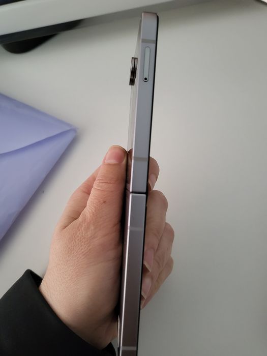 Samsung Z Flip 6