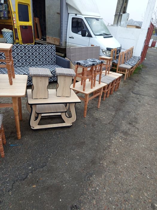 Scaune mese canapele colțare de bucatarie