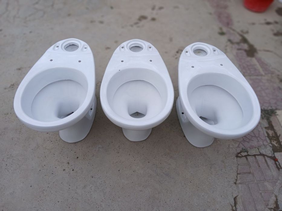 Бачоксиз унитазлар сотилади. Вактинчаликка усталар учун.