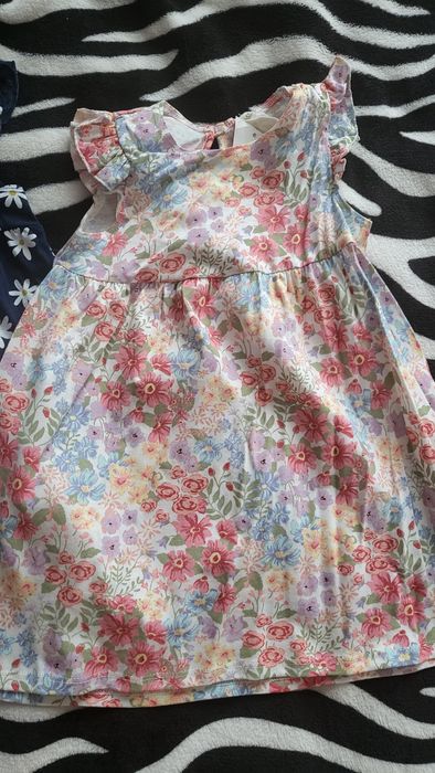 Rochite H&M noi cu eticheta