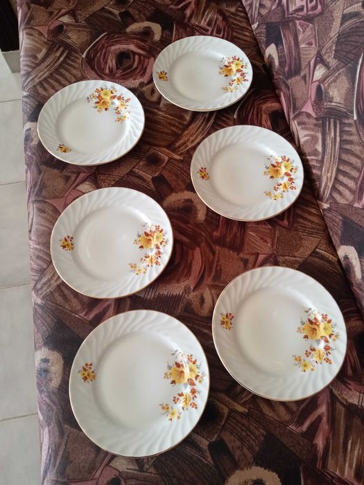 сервиз за кафе, чинии, купички