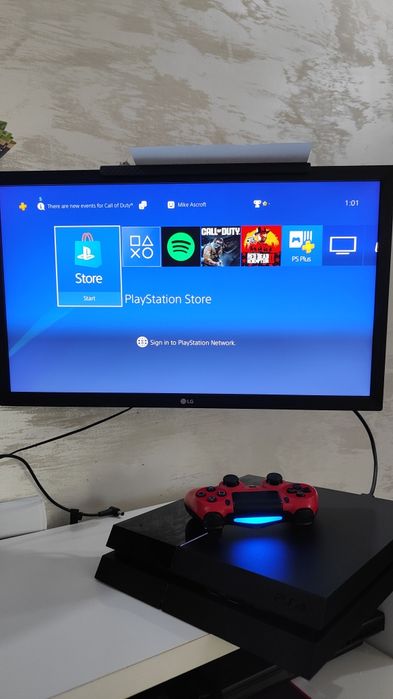 PlayStation 4 ( Ps4) + controller