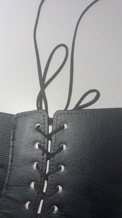 Corset negru cu siret