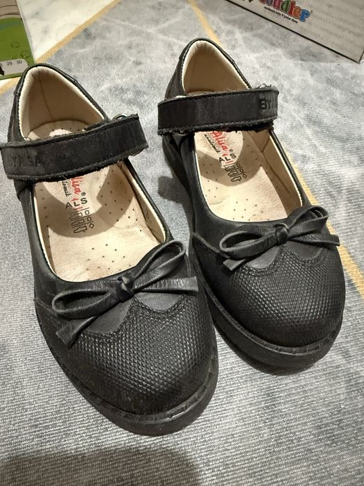 Продам туфельки школьные 29 размер