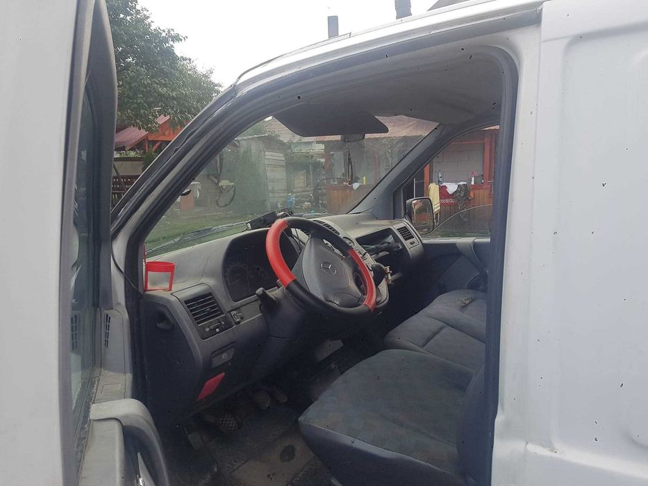 Vând Mercedes vito