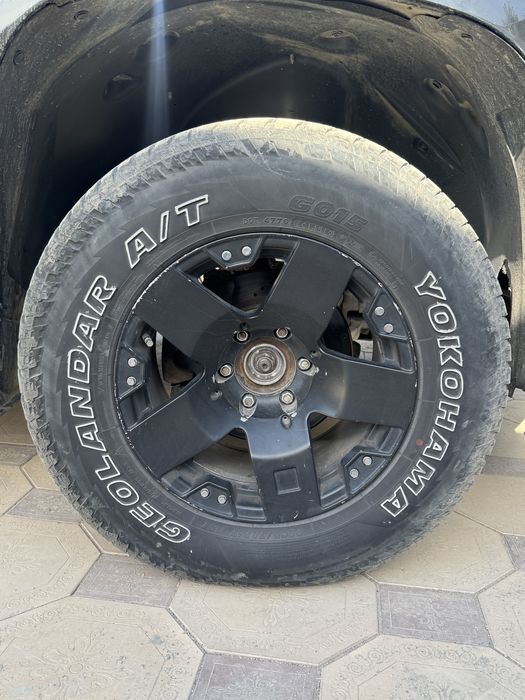 Продам диски с шинами A/T 265/70 R17