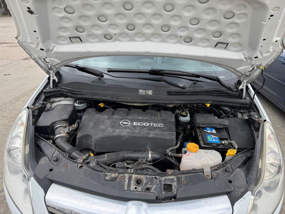 Продава се опел корса