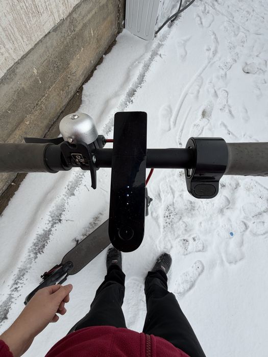 Продам электросамокат M365 XIAOMI