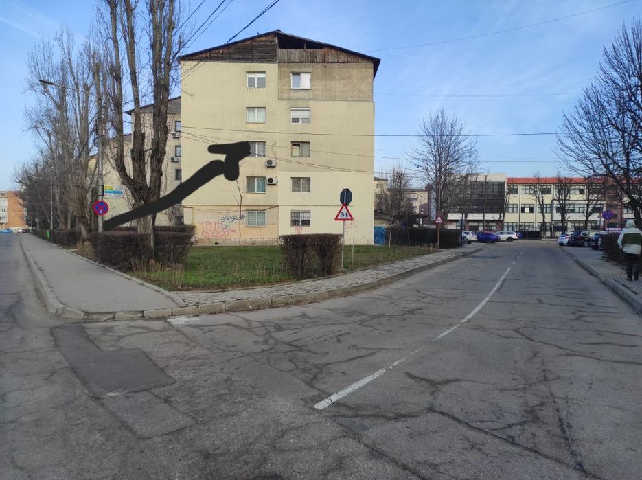 Închiriez Apartament  micro 9 str General Matei Vlădescu et 2