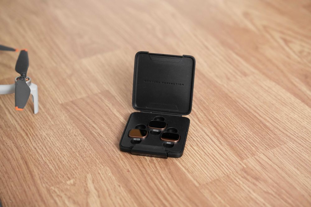 DJI Mini 4 Pro Drona 4 K Fly More Combo + DJI RC 2