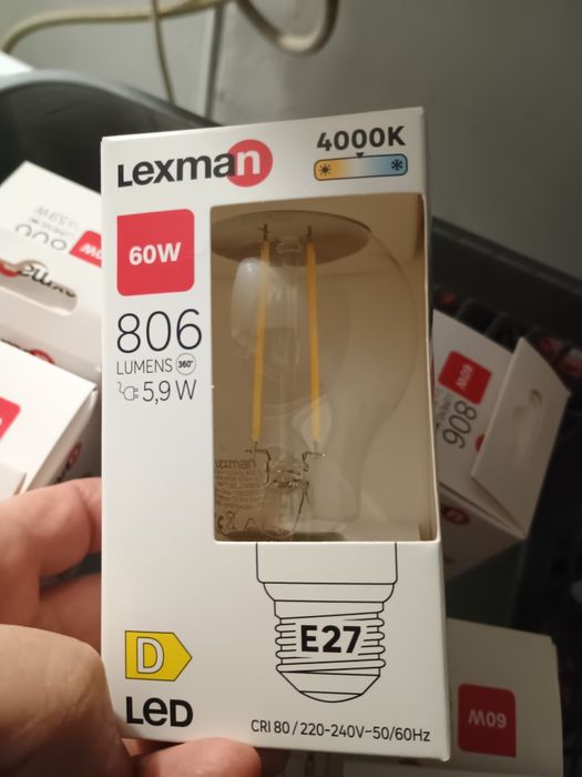 Candelabru auriu cu 6 becuri