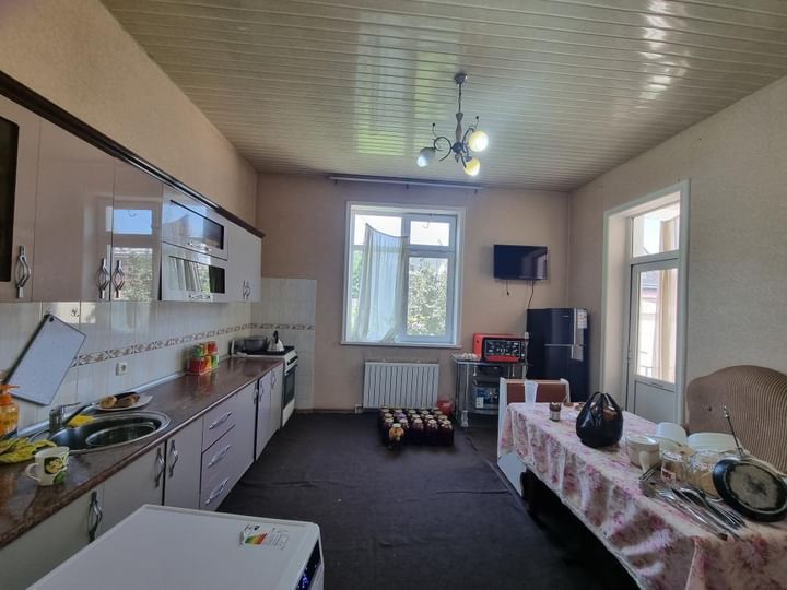 Hovli sotiladi qiziqanla tel qiling