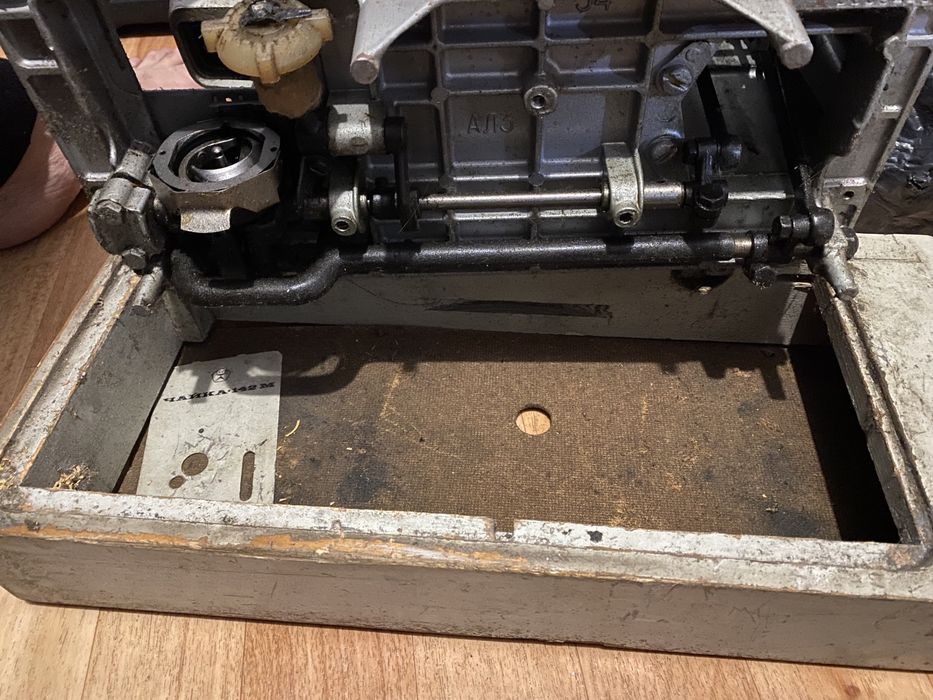 Продам совецкие швейные машинки