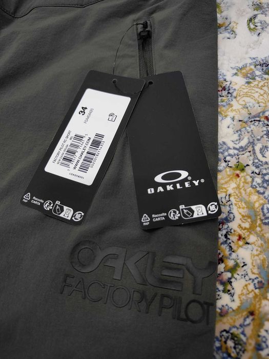 Pantaloni scurti de ciclism Oakley , 34 L , de Drumetii , material elastic , Verde Kaki