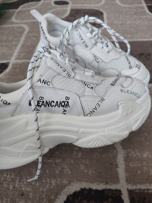 Кроссовки белые женские