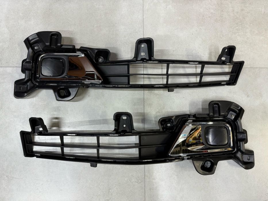 Решетка бампера оправа туманки Land Cruiser 200