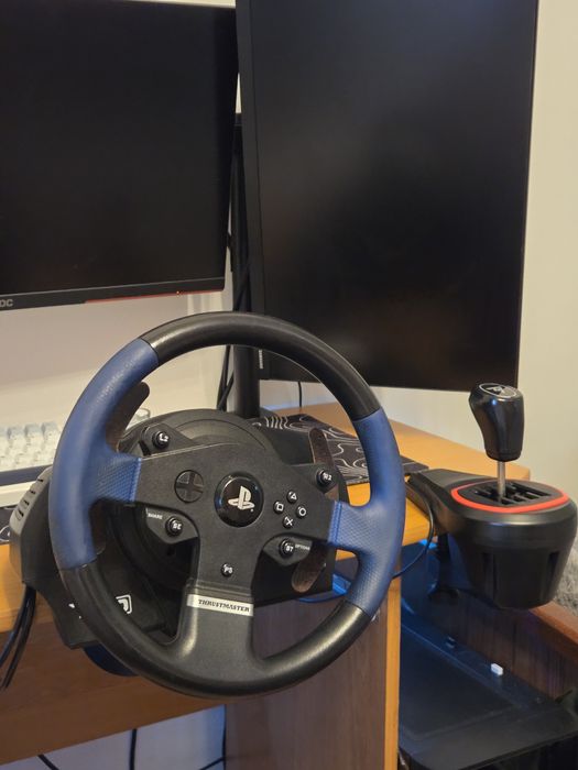 Thrustmaster T150 + Schimbător th8s + pedale T3PA