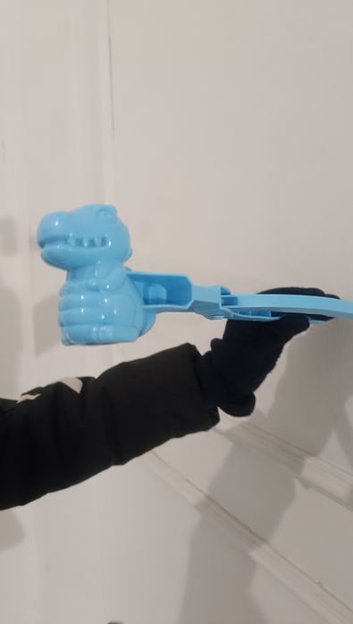 Игрушка в форме крокодила