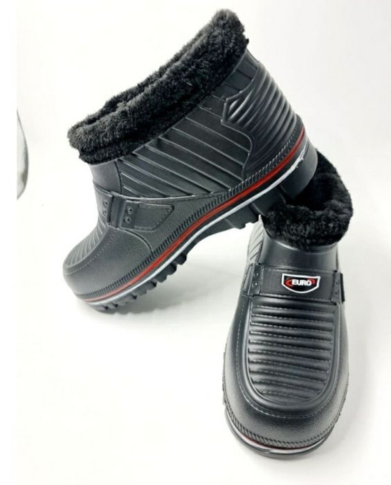 Продам   галоши .