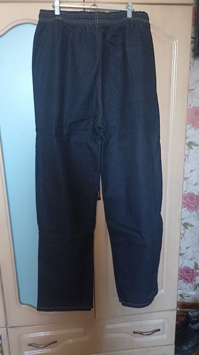 Продам    джинсы.