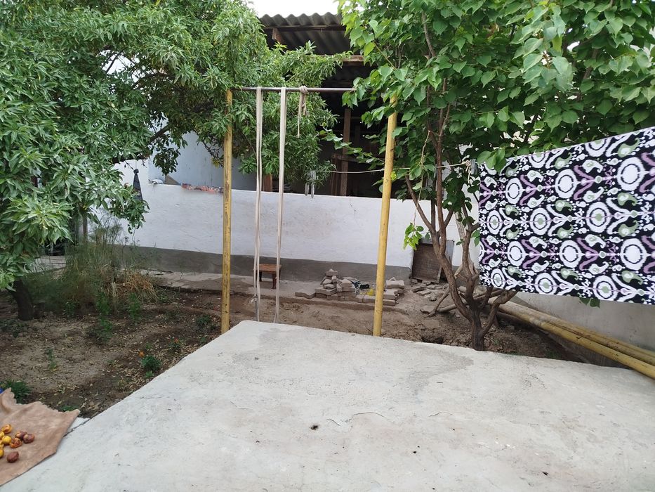 Уй сотилади 2 этажлик дом.