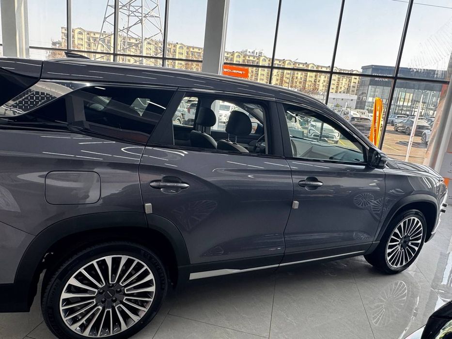 Soueast S09 Toshkenr Sergilida tayyor