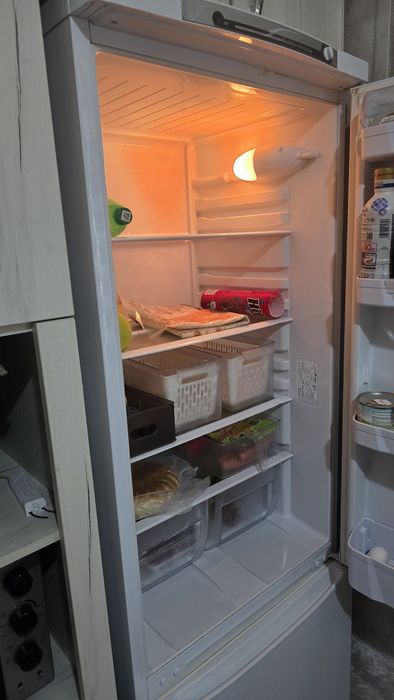 Холодильник Indesit