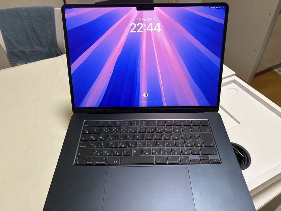 MacBook Air M3 2024 deyarli ishlatilmagan batareya 100%