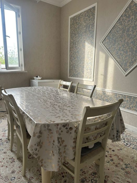 Стол стулья и стол для учебы