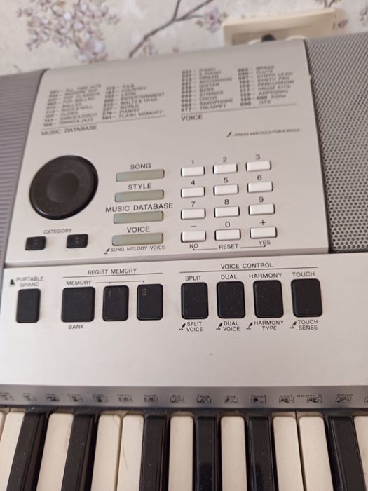 Продам синтезатор, пианино